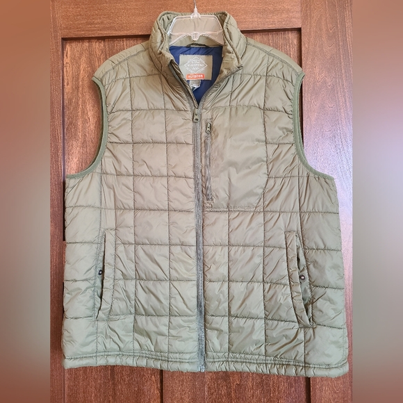 St John's Bay Men's Green Vest - Picture 5 of 7